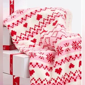NWT VICTORIA’S SECRET Cozy Throw Blanket NEW